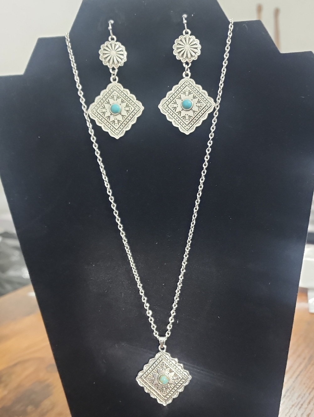 Vintage Western-style Turquoise Jewelry Sets, Which Are composed Of Various Ele-